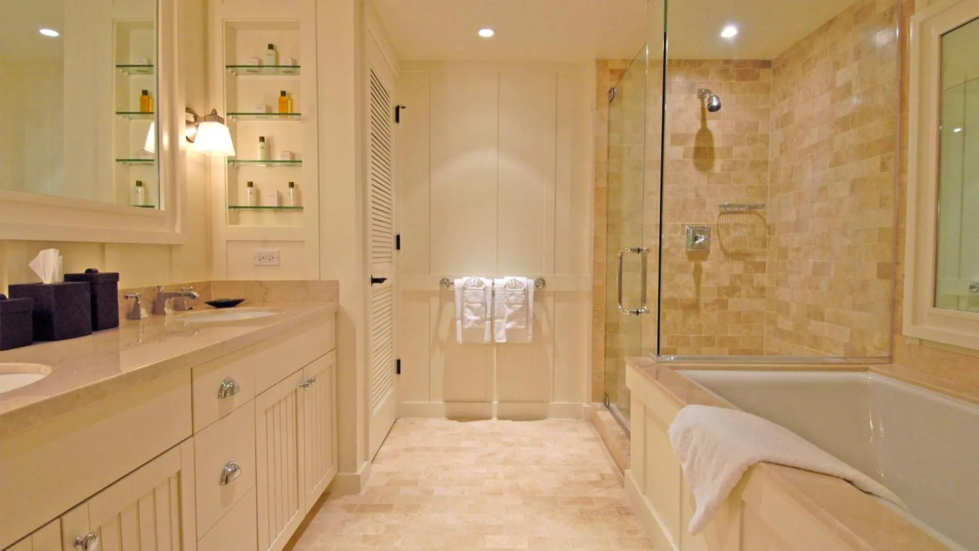 4-Bed Combination Villa 102-103 At Turtle Bay Kahuku